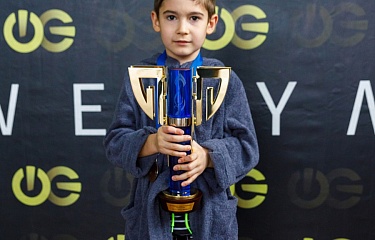 Мотивирующие награды: кубок для юного Аквамена