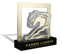 Наградная статуэтка "CANNES LIONESS"